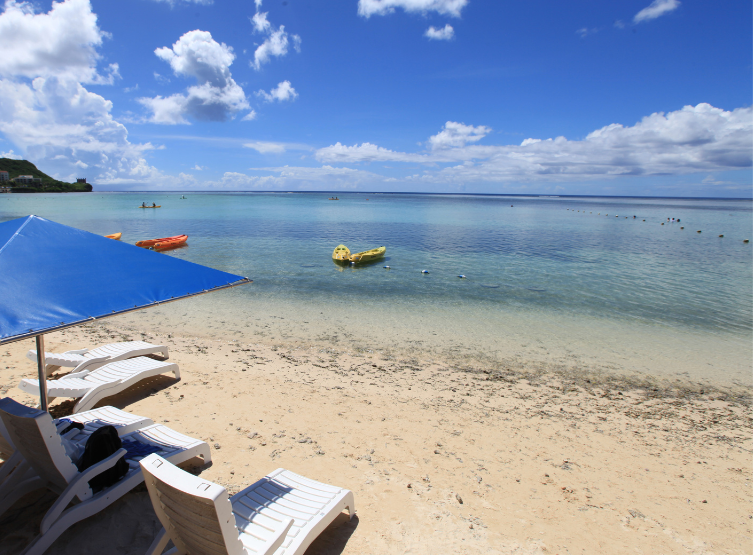 自由活動→THE BEACH 肋眼牛排晚餐+酒精飲品一杯(可選無酒精)